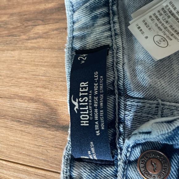 Wide Flare Leg High Rise Hollister Ripped Jeans - Picture 2 of 2